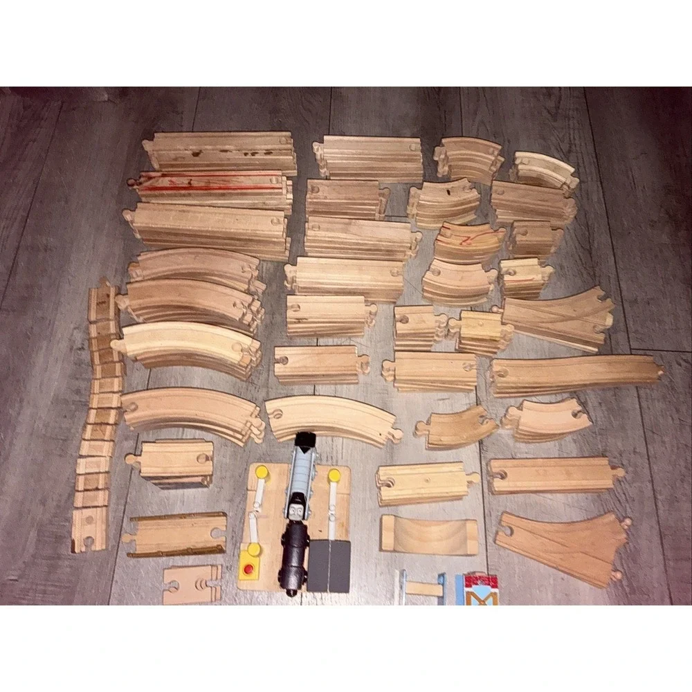 Vintage HUGE LOT Thomas & Friends Wooden Railway Trains Tracks And More! 100+ Pc